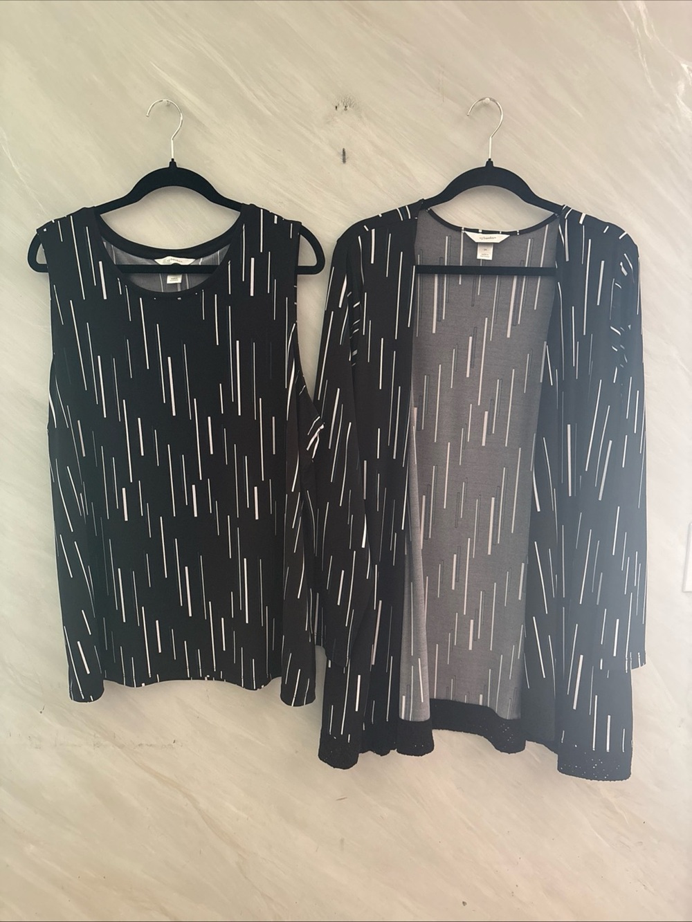 CJ Banks 2x Black Abstract Raindrop Stripe Liquid Knit Shell & Cardigan Set